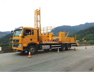 18米橋梁檢測(cè)車(chē)